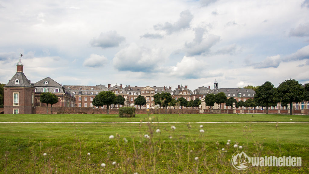 Das imposante Schloss hat sich den Spitznamen "Westfälisches Versailles" durchaus verdient.