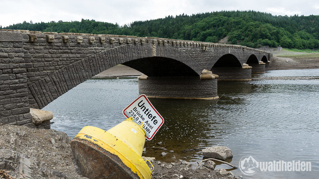 Edersee Atlantis Bilder - Die alte Aseler Brücke