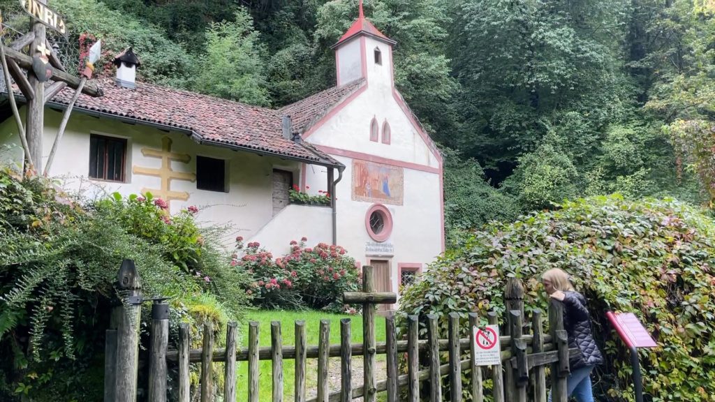 Einsiedelei neben dem Campingplatz Meran 2000